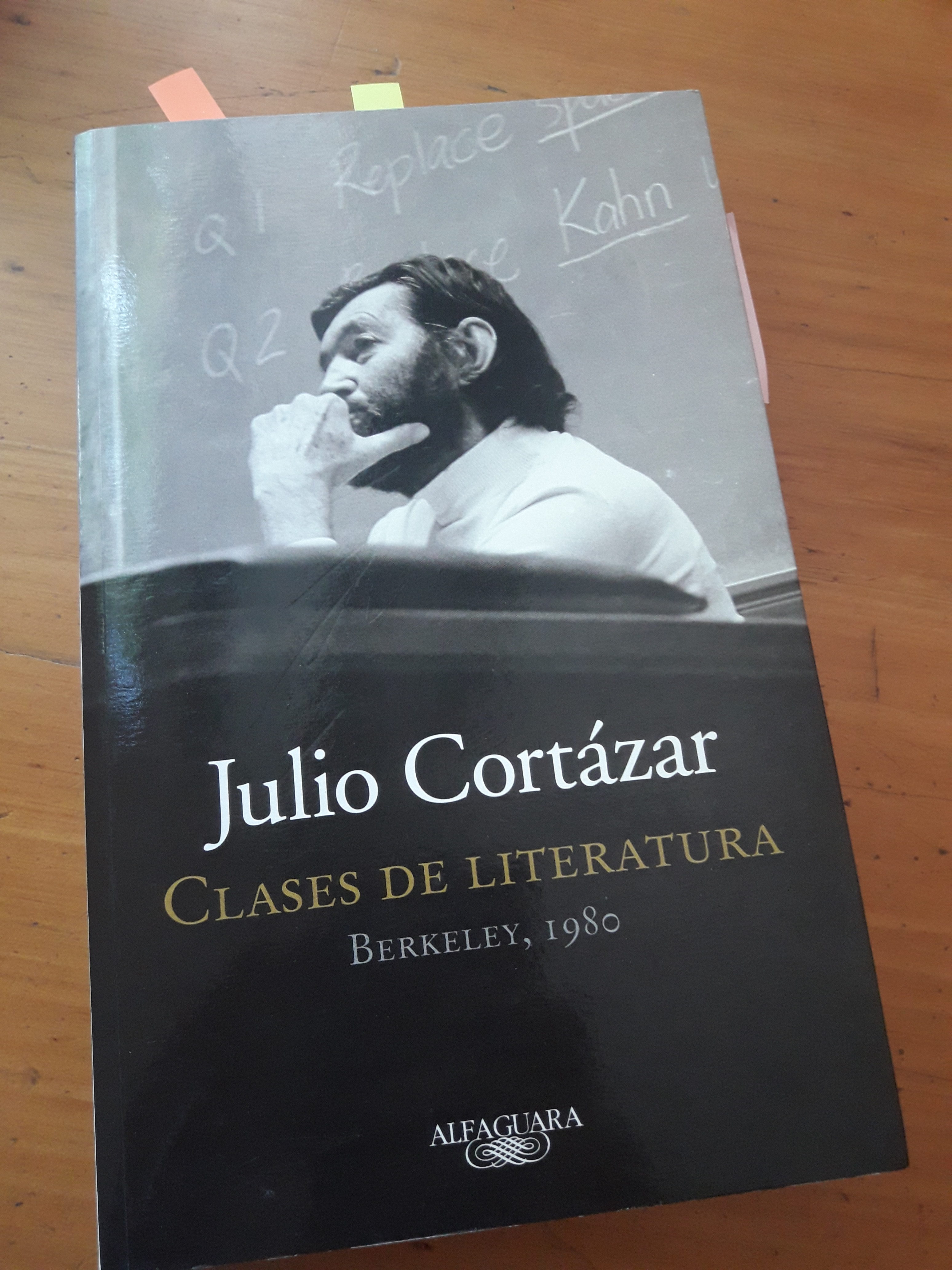 Reseña Clases De Literatura De Julio Cortázar - Mujeres Que Leen